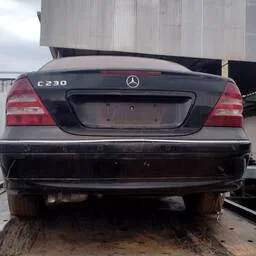 SUCATAMercedes-Benz Classe C 2006 2.5 Avantgarde 4p  PARA RETIRADA DE PEÇAS